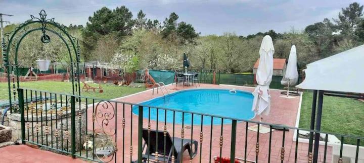 Alojamiento Entero Con Piscina Y Jardin. Ουρένσε Εξωτερικό φωτογραφία